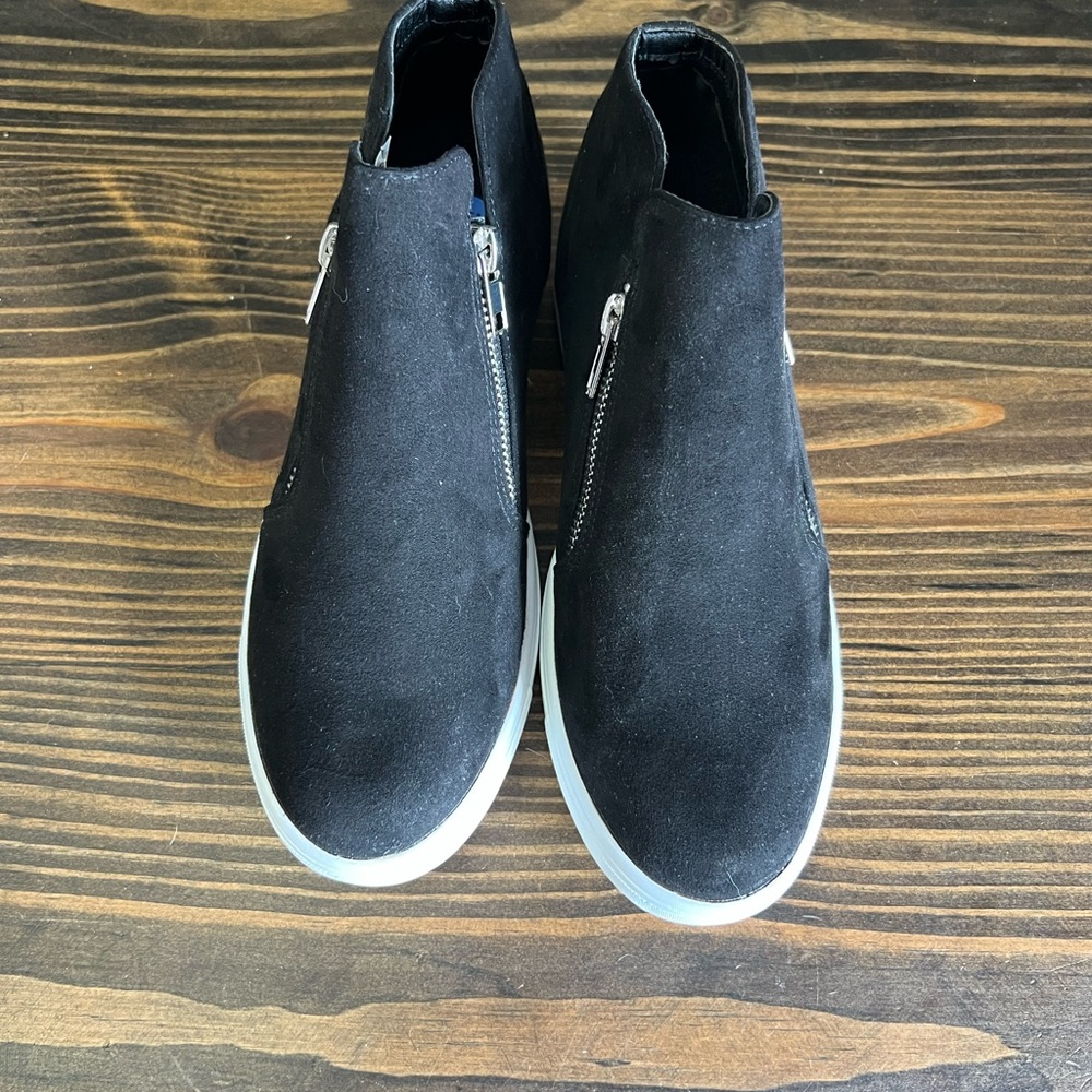 Elegant Black Suede Ankle Boots